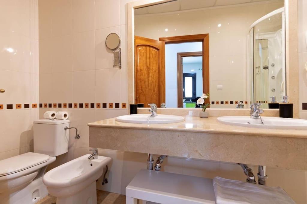 Jdcbi - Peaceful Lovely Apartment In City Center Севилья Экстерьер фото