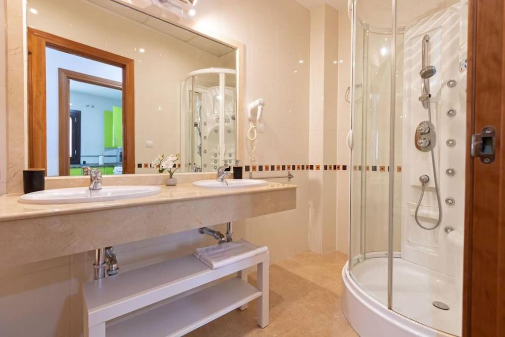 Jdcbi - Peaceful Lovely Apartment In City Center Севилья Экстерьер фото