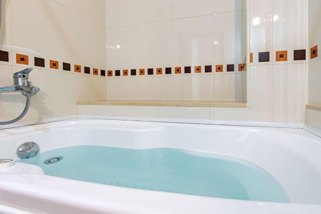 Jdcbi - Peaceful Lovely Apartment In City Center Севилья Экстерьер фото